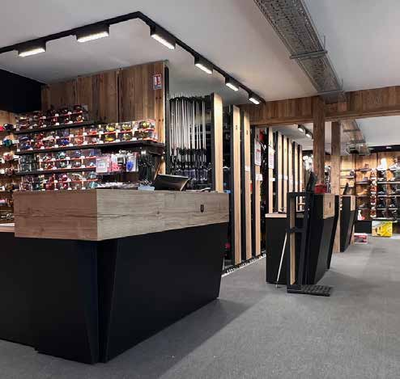 Magasin sport avec caisse centrale